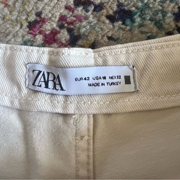 Bloggers Favorite Zara Denim Shorts with Golden Buttons size 10 - Picture 4 of 4